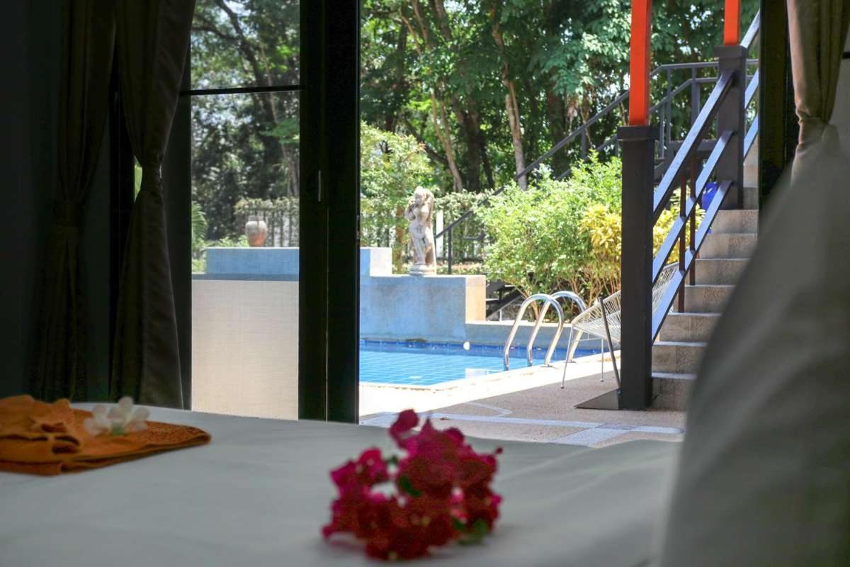 Tiger Hillside Hotel Phuket Exterior photo